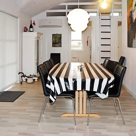 10 Person In Hadsund-by Traum *